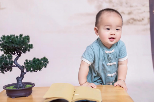 巴彦淖尔市宝宝爱吐奶是什么原因